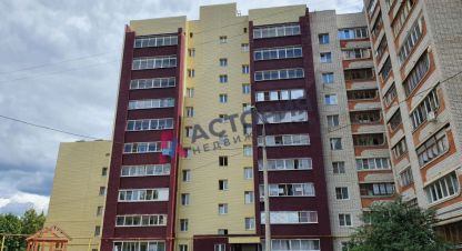 Продам квартиру 5-ти комнатную с общей площадью 195м2, 9/10 эт., на улице Дубравная ул, 2-й микро район, г. Алексин, Тульская обл., Россия, агентство АН Астория. Фотография №1