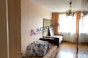 Продам квартиру 2-х комнатную с общей площадью 44.2м2, 4/5 эт., на улице Емельянова ул, Щекинский район, г. Щёкино, Тульская обл., Россия, агентство АН Астория