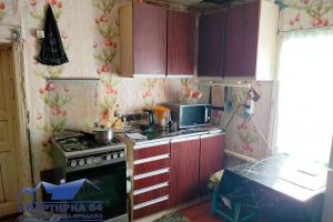 Продам дом 2-х комнатный с общей площадью 62м2, на улице Комсомольская ул, г. Быков отрос, Саратовская обл., Россия, агентство Квартирка64