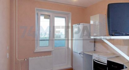 Продам квартиру 3-х комнатную с общей площадью 61м2, 7/10 эт., на улице Академика макеева ул, Центральный район район, г. Челябинск, Челябинская обл., Россия, агентство 74 метра. Фотография №1