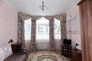 Сдам квартиру 1 комнатную с общей площадью 41м2, 2/3 эт., на улице Коммуны ул, Центральный район район, г. Челябинск, Челябинская обл., Россия, агентство 74 метра