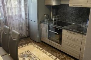 Сдам квартиру 2-х комнатную с общей площадью 64.4м2, 6/16 эт., на улице Пр-кт победы, г. Казань, Татарстан респ., Россия, агентство АН "Комфорт +"