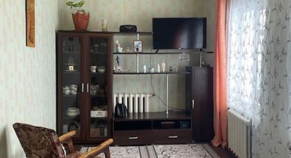 Продам квартиру 2-х комнатную с общей площадью 40.6м2, 1/1 эт., на улице Школьная, г. Колесниково с, Курганская обл., Россия, агентство Домовой45. Фотография №1