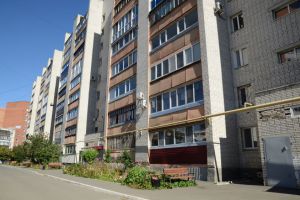 Продам квартиру 2-х комнатную с общей площадью 47.6м2, 9/9 эт., на улице Бурова-Петрова, Швейная фирма район, г. Курган, Курганская обл., Россия, агентство Домовой45