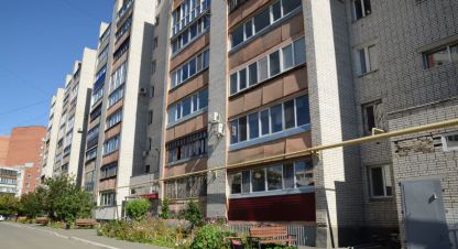 Продам квартиру 2-х комнатную с общей площадью 47.6м2, 9/9 эт., на улице Бурова-Петрова, Швейная фирма район, г. Курган, Курганская обл., Россия, агентство Домовой45. Фотография №1