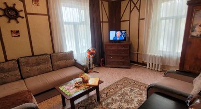 Продам квартиру 1 комнатную с общей площадью 29.8м2, 2/2 эт., на улице Пушкина, Центральный район, г. Курган, Курганская обл., Россия, агентство Домовой45. Фотография №1