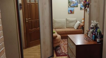 Продам квартиру 3-х комнатную с общей площадью 62.7м2, 2/5 эт., на улице Володарского, Центральный район, г. Курган, Курганская обл., Россия, агентство Домовой45. Фотография №1