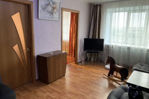 Продам квартиру 4-х комнатную с общей площадью 61м2, 5/5 эт., на улице Гоголя, Швейная фирма район, г. Курган, Курганская обл., Россия, агентство Домовой45