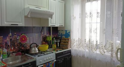 Продам квартиру 2-х комнатную с общей площадью 40.2м2, 3/5 эт., на улице Заводская, г. Просвет с, Курганская обл., Россия, агентство Домовой45. Фотография №1
