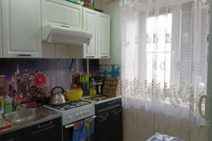 Продам квартиру 2-х комнатную с общей площадью 40.2м2, 3/5 эт., на улице Заводская, г. Просвет с, Курганская обл., Россия, агентство Домовой45