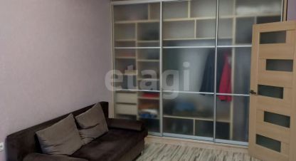 Продам квартиру 1 комнатную с общей площадью 36м2, 8/10 эт., на улице 60 лет ссср, г. Алушта , Крым авт. респ., Россия, агентство Этажи Симферополь. Фотография №1