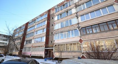 Продам квартиру 1 комнатную с общей площадью 27.6м2, 3/5 эт., на улице Комсомольская, Индустриальный район, г. Череповец, Вологодская обл., Россия, агентство Самолет Плюс I Череповец. Фотография №1