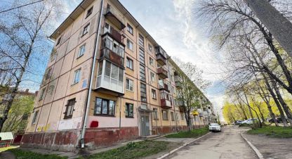 Продам квартиру 2-х комнатную с общей площадью 41.1м2, 3/5 эт., на улице Устюженская, г. Череповец, Вологодская обл., Россия, агентство Самолет Плюс I Череповец. Фотография №1