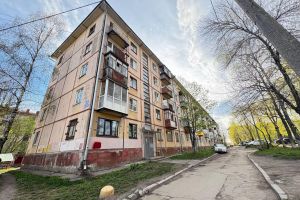 Продам квартиру 2-х комнатную с общей площадью 41.1м2, 3/5 эт., на улице Устюженская, г. Череповец, Вологодская обл., Россия, агентство Самолет Плюс I Череповец