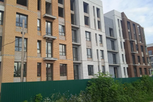 Продам квартиру 3-х комнатную с общей площадью 98м2, 4/4 эт., на улице Звёздный, г. Посёлок ный, Оренбургская обл., Россия, агентство ЦН "Авега"