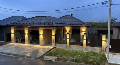 Продам дом 3-х комнатный с общей площадью 200м2, на улице Маяковского, г. Оренбургская, тюльганский , пок тюльган, Оренбургская обл., Россия, агентство ЦН Авега. Фотография №1