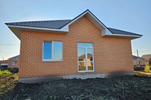 Продам дом 4-х комнатный с общей площадью 75м2, на улице Анвара хусаинова, г. Ивановка, Оренбургская обл., Россия, агентство ЦН "Авега"