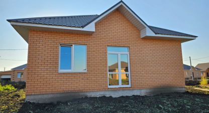 Продам дом 4-х комнатный с общей площадью 75м2, на улице Анвара хусаинова, г. Ивановка, Оренбургская обл., Россия, агентство ЦН Авега. Фотография №1