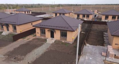Продам дом с общей площадью 143м2, на улице Белинского, г. Ивановка, Оренбургская обл., Россия, агентство ЦН Авега. Фотография №1