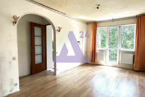 Продам квартиру 1 комнатную с общей площадью 30.5м2, 5/5 эт., на улице Островского, Ленинский район, г. Барнаул, Алтайский край, Россия, агентство АН Династия 24