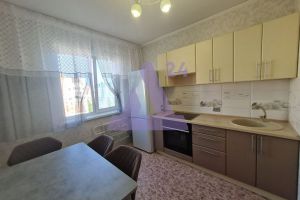 Продам квартиру 1 комнатную с общей площадью 38м2, 8/10 эт., на улице 65 лет победы, Индустриальный район, г. Барнаул, Алтайский край, Россия, агентство АН Династия 24