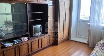 Продам квартиру 2-х комнатную с общей площадью 48.6м2, 5/5 эт., на улице Владимирская ул, г. Гусь-Хрустальный, Владимирская обл., Россия, агентство АН ПентХаус. Фотография №1