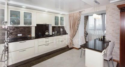 Продам квартиру 2-х комнатную с общей площадью 72.7м2, 5/9 эт., на улице Стрелецкий городок, Ленинский район, г. Владимир, Владимирская обл., Россия, агентство АН ПентХаус. Фотография №1