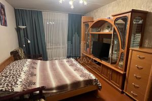 Сдам квартиру 1 комнатную с общей площадью 34м2, 5/5 эт., на улице Василисина, Ленинский район, г. Владимир, Владимирская обл., Россия, агентство АН ПентХаус