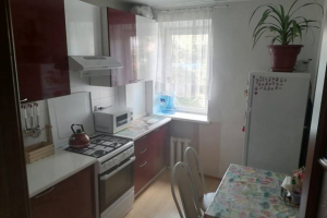 Продам квартиру 2-х комнатную с общей площадью 52м2, 4/10 эт., на улице Урицкого, г. Ростов-на-Дону, Ростовская обл., Россия, агентство RSonline
