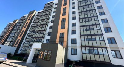 Продам квартиру 2-х комнатную с общей площадью 57.9м2, 3/9 эт., на улице Им 60-летия влксм, г. Евпатория, Крым авт. респ., Россия, агентство JCat. Фотография №1