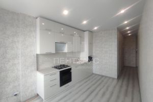 Продам квартиру 2-х комнатную с общей площадью 68м2, 12/13 эт., на улице Всесвятская, г. Владимир, Владимирская обл., Россия, агентство АН ПентХаус