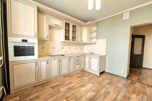 Продам квартиру 2-х комнатную с общей площадью 55м2, 7/13 эт., на улице Гаранькина, г. Оренбург, Оренбургская обл., Россия, агентство Бюро недвижимости Быстровой