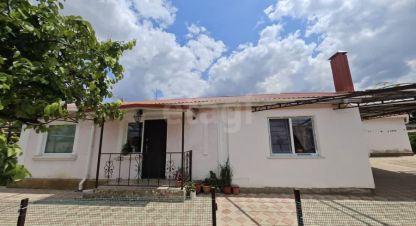 Продам дом 3-х комнатный с общей площадью 60м2, на улице Широкая, г. Червоное, Крым авт. респ., Россия, агентство ООО  Этажи Саки. Фотография №1