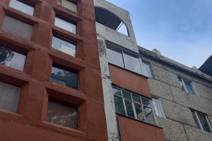 Продам квартиру 2-х комнатную с общей площадью 58.8м2, 5/5 эт., на улице 2-й микро, г. Кедровый, Томская обл., Россия, агентство JCat