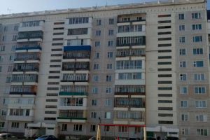 Продам квартиру 4-х комнатную с общей площадью 71.1м2, 10/10 эт., на улице Сибирская, г. Стрежевой, Томская обл., Россия, агентство JCat