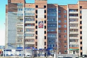 Продам квартиру 2-х комнатную с общей площадью 49.1м2, 3/9 эт., на улице строителей, г. Стрежевой, Томская обл., Россия, агентство JCat