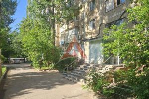 Продам квартиру 3-х комнатную с общей площадью 60.8м2, 4/9 эт., на улице Михаила Луконина, г. Астрахань, Астраханская обл., Россия, агентство Delta Home