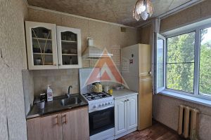 Продам квартиру 1 комнатную с общей площадью 32м2, 4/5 эт., на улице 28-й армии, г. Астрахань, Астраханская обл., Россия, агентство Delta Home