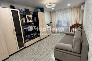 Продам квартиру 1 комнатную с общей площадью 29.7м2, 1/5 эт., на улице Мичурина, г. Новочеркасск, Ростовская обл., Россия, агентство АН Черника