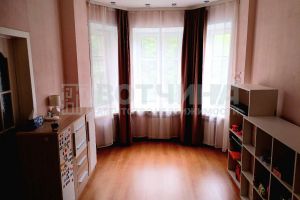 Продам квартиру 3-х комнатную с общей площадью 81.5м2, 3/4 эт., на улице Кирова, г. Арзамас, Нижегородская обл., Россия, агентство Вотчина