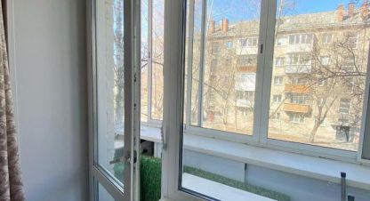Продам квартиру 1 комнатную с общей площадью 30.2м2, 3/5 эт., на улице Часовая, г. Новосибирск, Новосибирская обл., Россия, агентство ООО АГЕНТСТВО НЕДВИЖИМОСТИ ДЕЛЬТА. Фотография №1