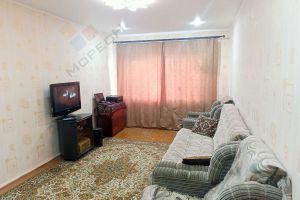 Продам квартиру 2-х комнатную с общей площадью 40.8м2, 1/2 эт., на улице Новороссийская ул, г. Черноморский, Краснодарский край, Россия, агентство Мореон Инвест