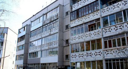 Продам квартиру 2-х комнатную с общей площадью 49.7м2, 5/5 эт., на улице Ленина ул, г. Костомукша, Карелия респ., Россия, агентство Интернет-партнер. Фотография №1