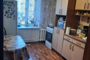 Продам квартиру 3-х комнатную с общей площадью 64м2, 3/9 эт., на улице Пионерская ул, г. Алексин, Тульская обл., Россия, агентство Интернет-партнер