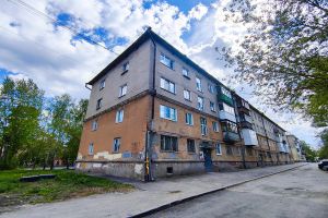 Продам квартиру 2-х комнатную с общей площадью 39.7м2, 4/4 эт., на улице Маневровая ул, Старая сортировка район, г. Екатеринбург, Свердловская обл., Россия, агентство Интернет-партнер