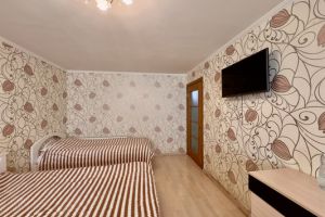 Продам квартиру 3-х комнатную с общей площадью 70м2, 4/5 эт., на улице Строительная ул, г. Саки , Крым авт. респ., Россия, агентство Интернет-партнер