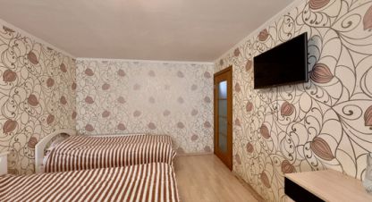 Продам квартиру 3-х комнатную с общей площадью 70м2, 4/5 эт., на улице Строительная ул, г. Саки , Крым авт. респ., Россия, агентство Интернет-партнер. Фотография №1