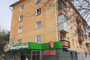 Продам квартиру 2-х комнатную с общей площадью 43.6м2, 5/5 эт., на улице Победы ул, Уралмаш район, г. Екатеринбург, Свердловская обл., Россия, агентство Интернет-партнер