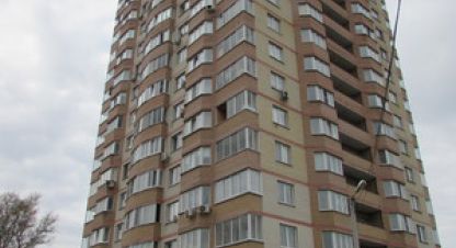 Продам квартиру 3-х комнатную с общей площадью 82.2м2, 7/17 эт., на улице Радужная (южный мкр) ул, г. Звенигород, Московская обл., Россия, агентство Интернет-партнер. Фотография №1