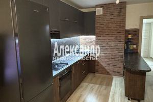 Продам квартиру 1 комнатную с общей площадью 41.1м2, 6/17 эт., на улице Шоссе в лаврики ул  64, г. Мурино, Ленинградская обл., Россия, агентство Интернет-партнер